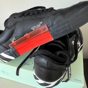 Low Off-White Sneakers